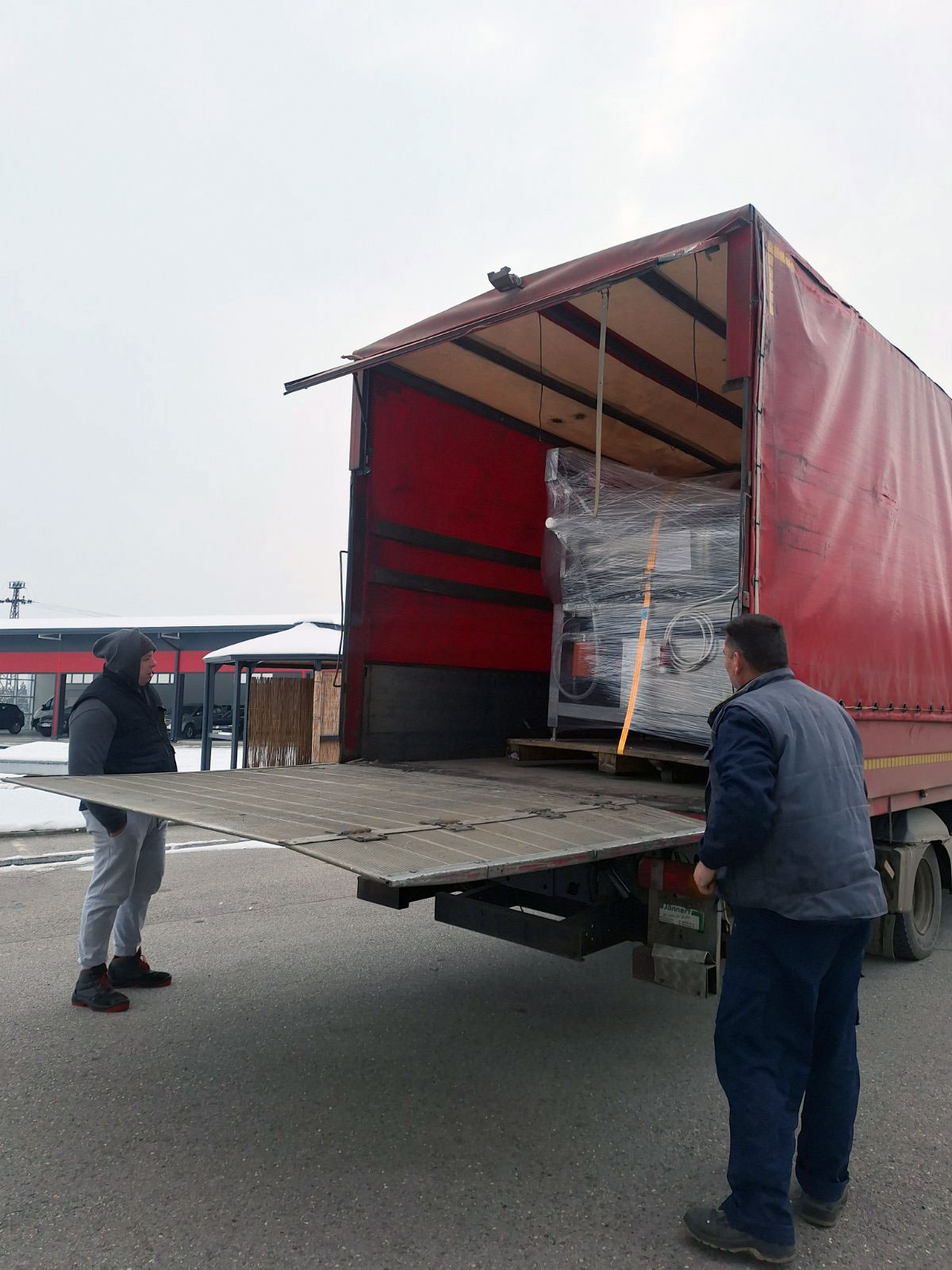 Delivery of a vacuum tumbler for a customer from Budapest, Hungary