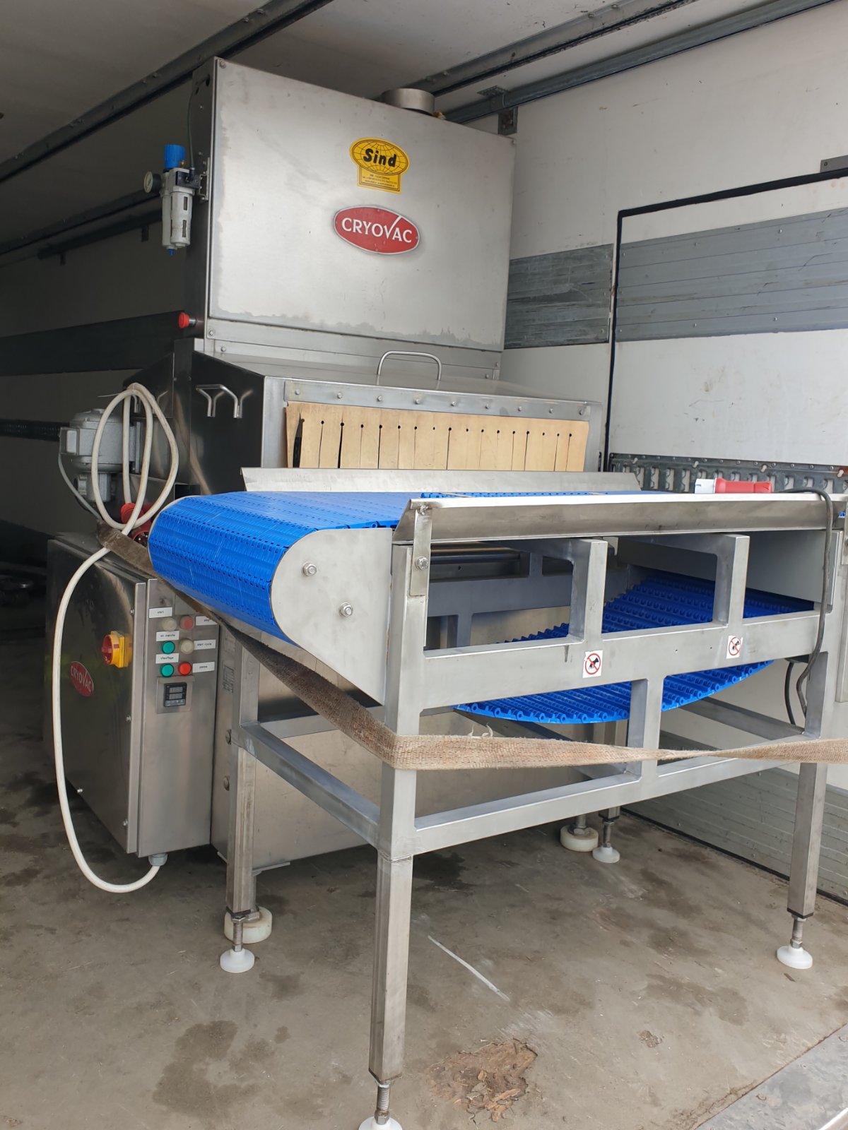 Delivery of equipment to the meat industry TRLIC