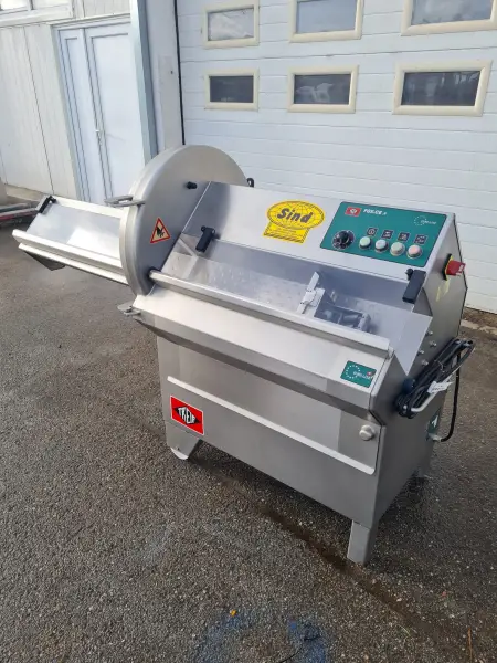 Delivery of machinery for the meat industry to a customer from Canada