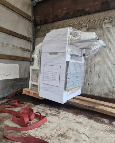 Delivery of a bakery oven, a dough divider and a rolling pin to a customer from Belgrade, Serbia detalj