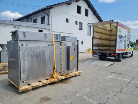 Delivery of a Fessmann smoke chamber for a customer from Spain!