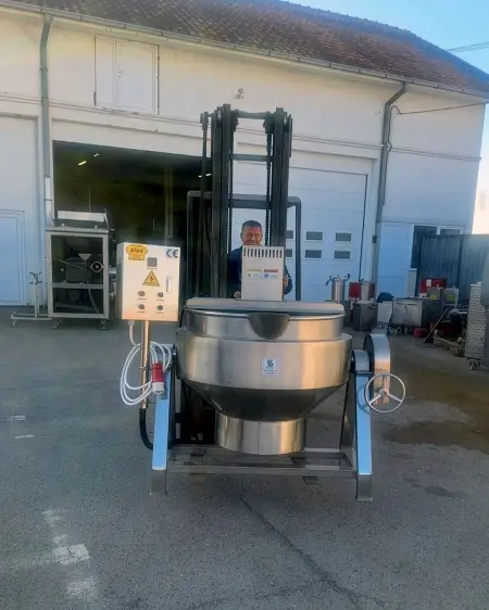 Delivery of a fat melting and meat roasting kettle to a customer in Serbia