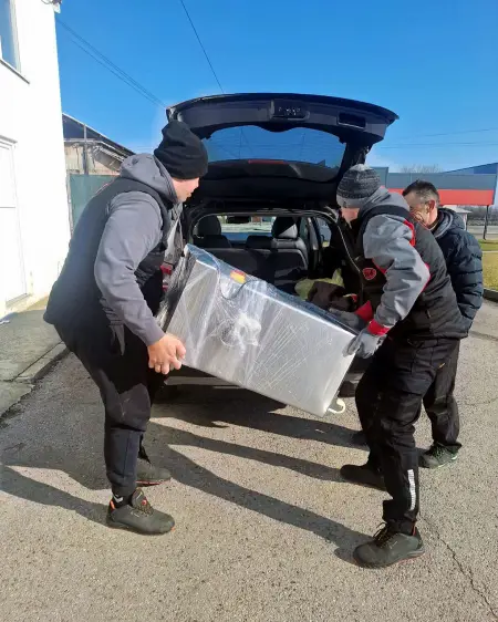 Delivery of a meat grinder to a customer from Indjija.