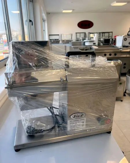 Delivery of an electric meat tenderizer to a customer from Obrovac, Serbia. detalj