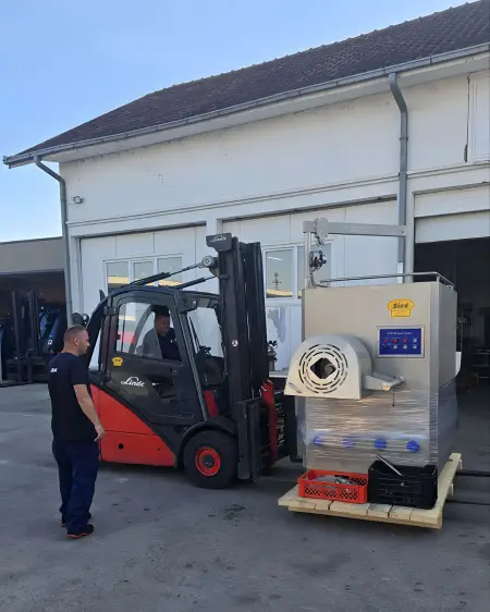 Sind 300mm Grinder for frozen block meat, delivery for customer in England.
