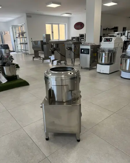 Delivery of catering and kitchen equipment to a customer from Apatin